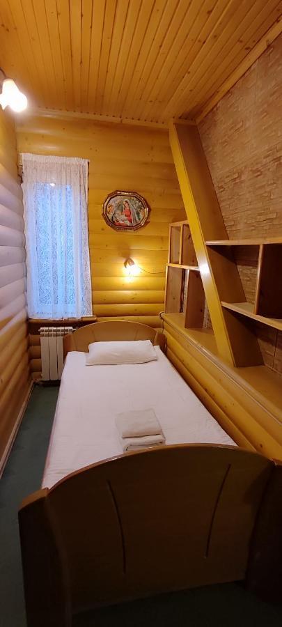 Лелеч Hotel Tatariv Exterior foto