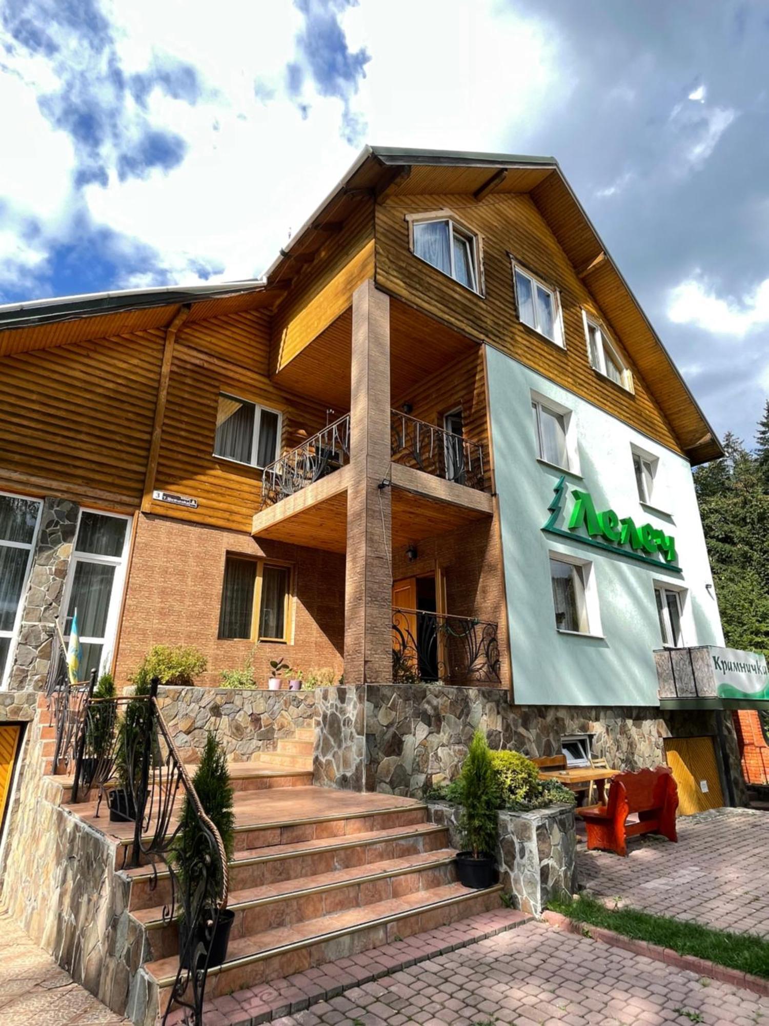 Лелеч Hotel Tatariv Exterior foto